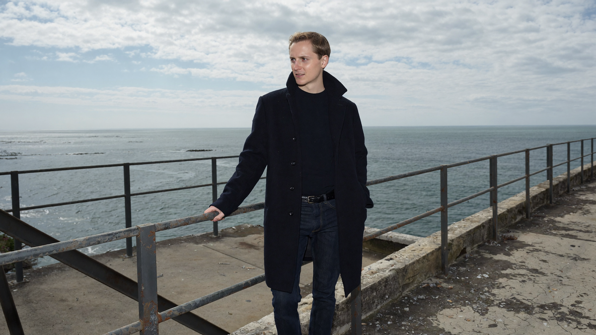 Wulf on the pier